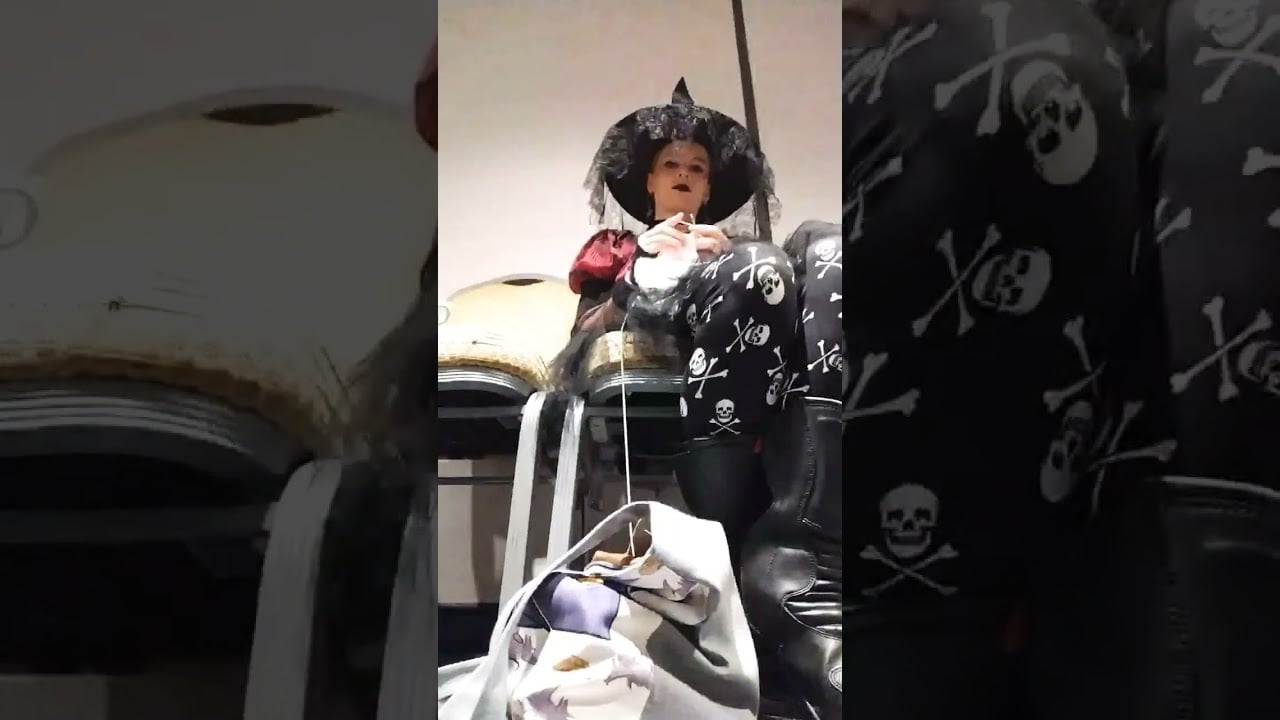 Crocheting Witch at Dragoncon