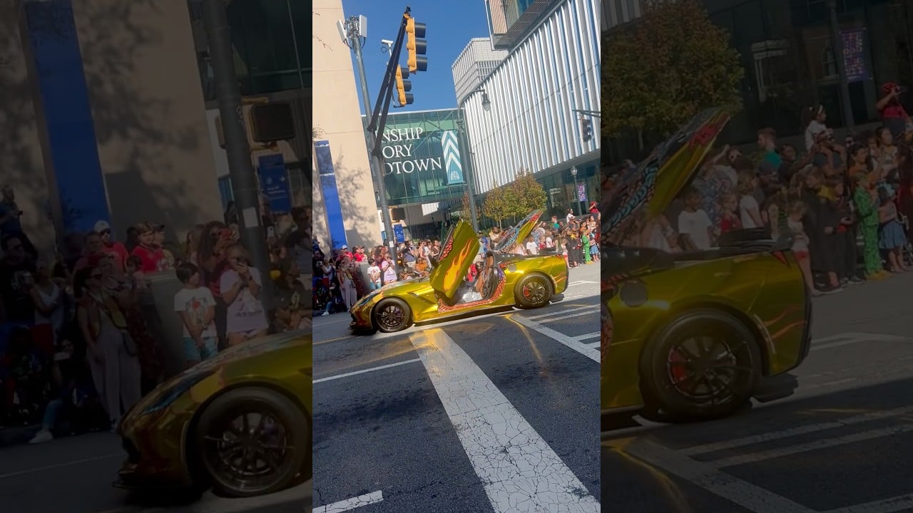 Cruisin’ Dragon Con Parade