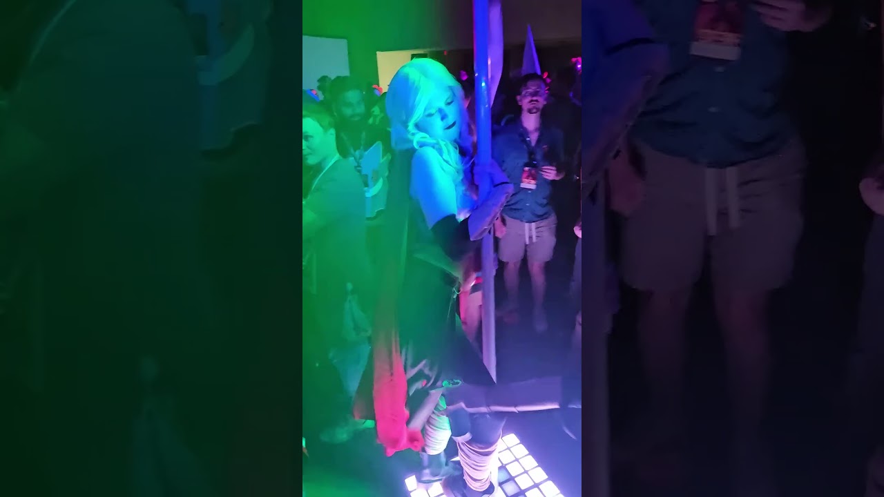 Dragoncon 2024 – Star Trek Ten Forward Party Pole Dancing