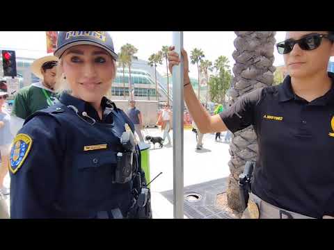 Why Are Cops Recruiting At A Comic Con?