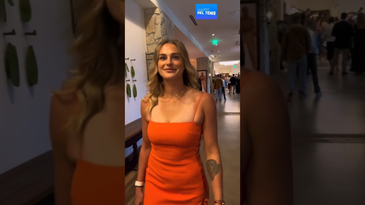 Aryna Sabalenka 🇧🇾 se luce desfilando