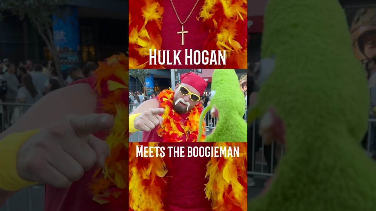 Hulk Hogan Cosplayer Gets INTERROGATED by a Puppet at Comic Con!