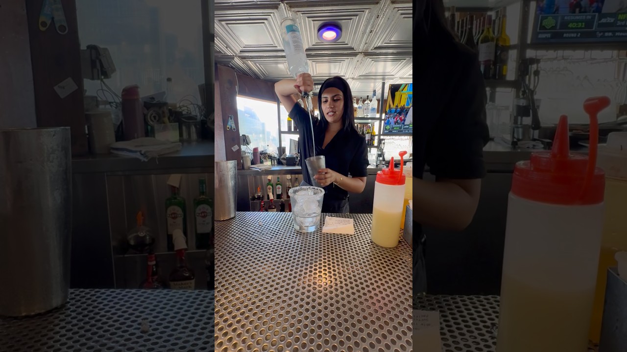Natalie showing you how to make a fire #margarita 🔥🔥 #pacificbeach #restaurantlife #sandiego Natalie showing you how to make a fire #margarita 🔥🔥 #pacificbeach #restaurantlife #sandiego