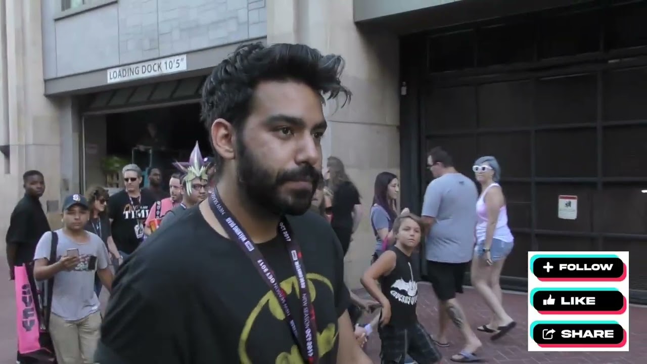 Rahul Kohli talks about Comic Con costumes while walking arround at San Diego Comic Con in San Diego Rahul Kohli talks about Comic Con costumes while walking arround at San Diego Comic Con in San Diego