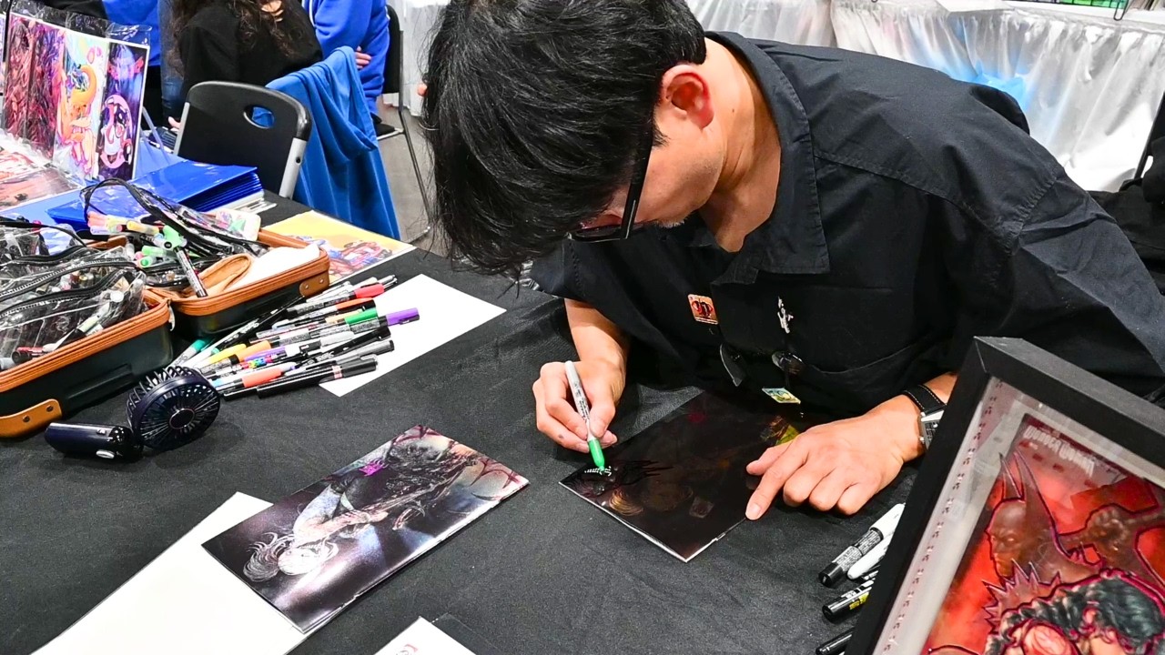 KyuYong Eom Draws Inside my ,000 Sketch Book at MEGACON 2026 | Original Comic Book Art