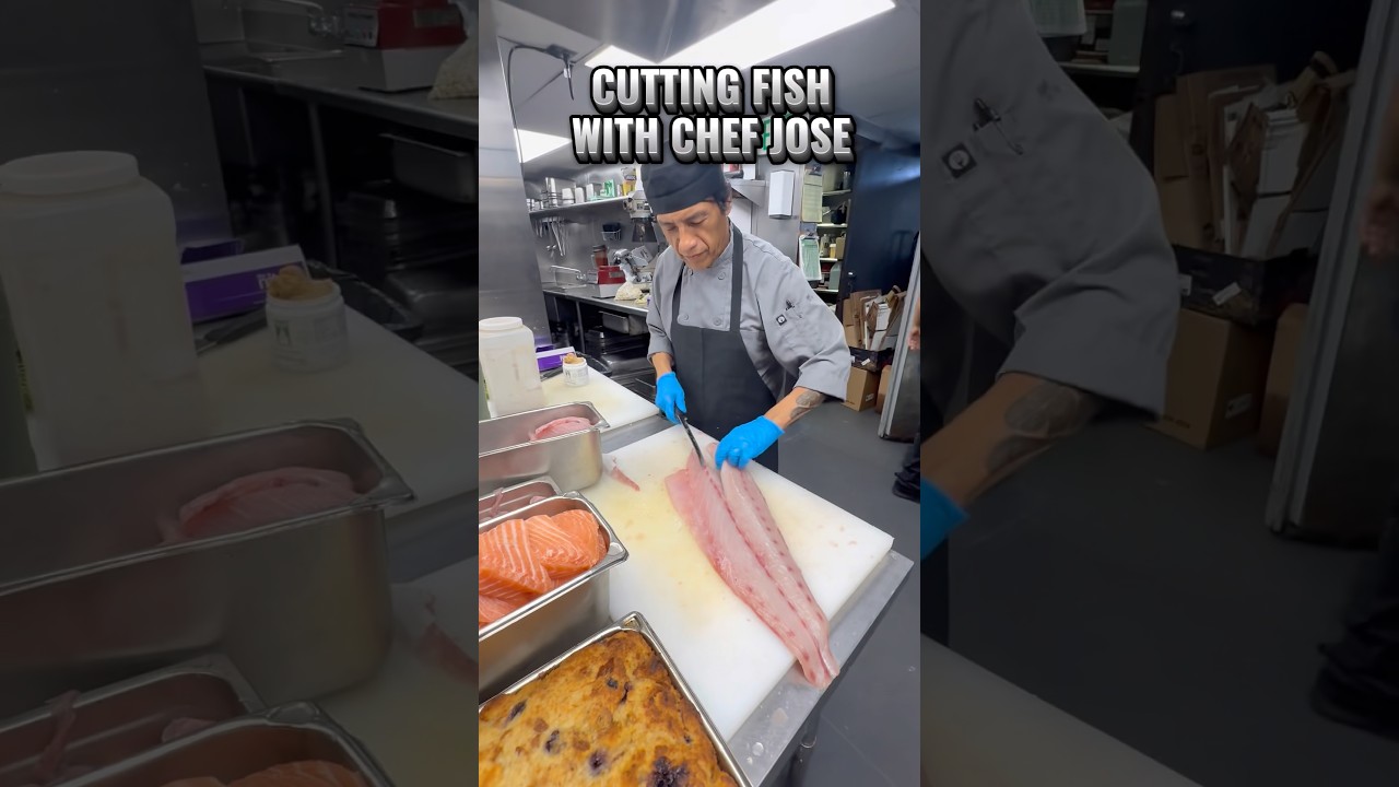 Seafood ASMR 🔪🐟 in Pacific Beach with Chef Jose #restaurantlife #sandiego #pacificbeach