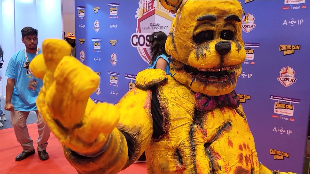 Taking Fredbear to Comic Con | Part 2/2