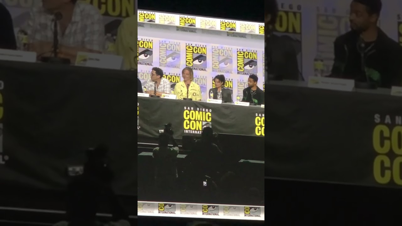 Hugh Grant (his 1st SDCC!) & Chris Pine cracking jokes at the Dungeons & Dragons Comic Con panel!