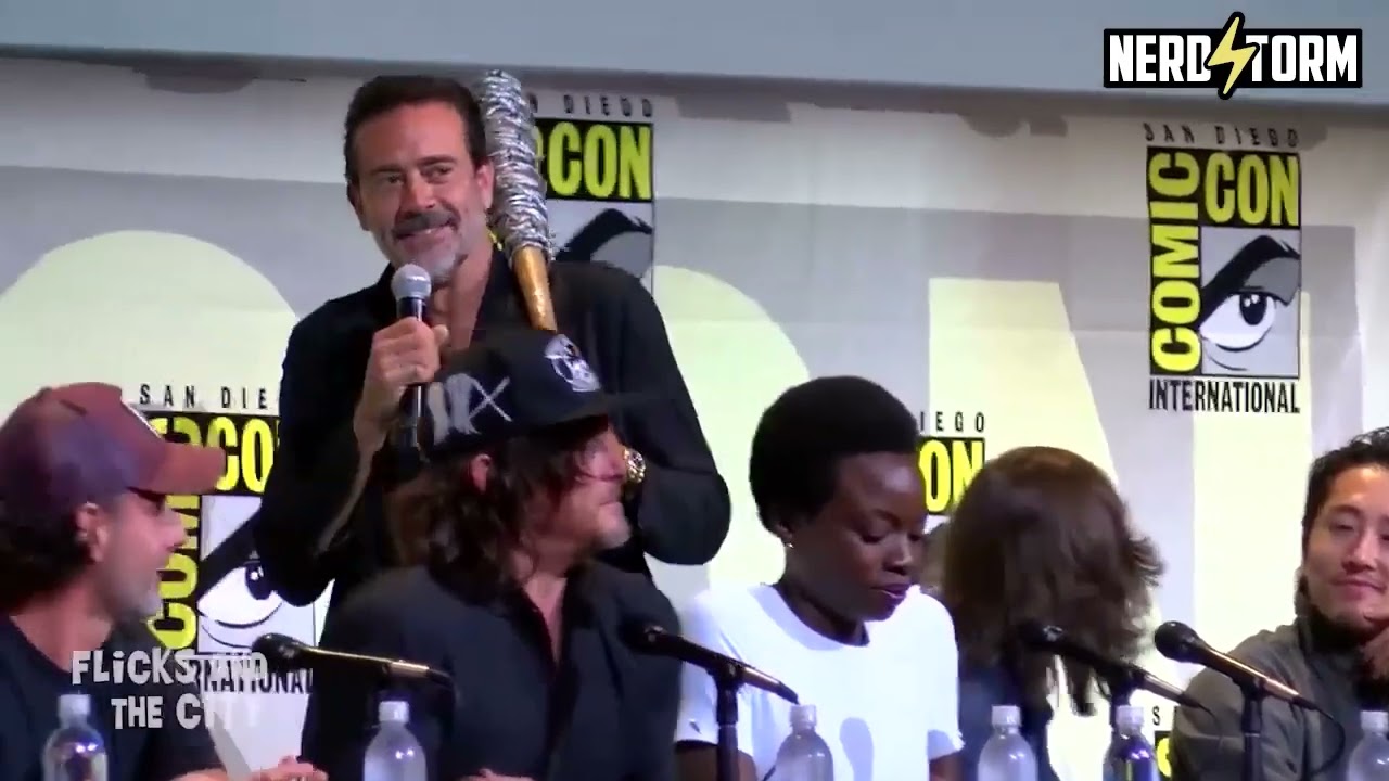 JEFFREY DEAN MORGAN’S EPIC ENTRANCE AT THE WALKING DEAD PANEL SAN DIEGO COMIC CON 2016 JEFFREY DEAN MORGAN’S EPIC ENTRANCE AT THE WALKING DEAD PANEL SAN DIEGO COMIC CON 2016
